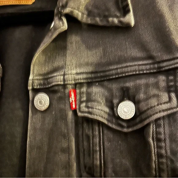 Levi's Black Denim Women’s Trucker Jacket - Picture 3 of 6